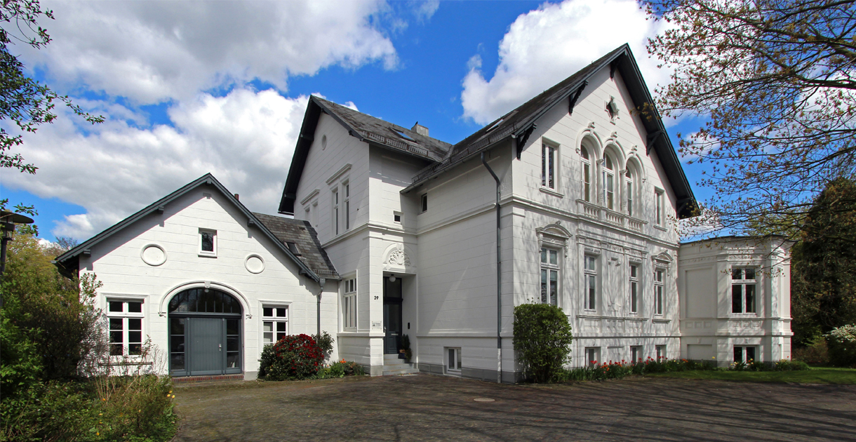 Hauptsitz in Neuenburg